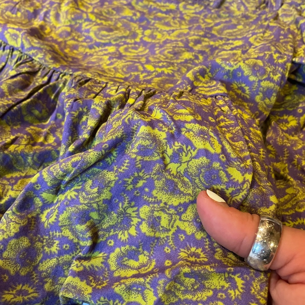 Peasant Top Floral Pattern - Picture 3 of 3